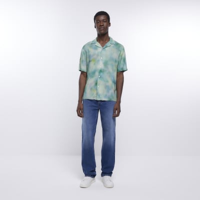 Green regular fit abstract print shirt