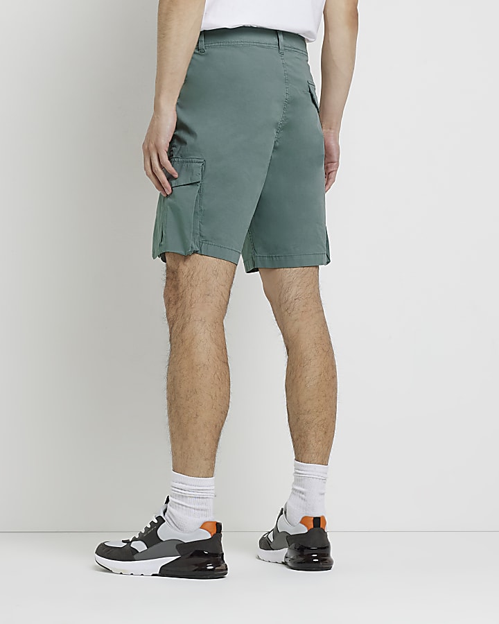 Green regular fit multi pocket cargo shorts