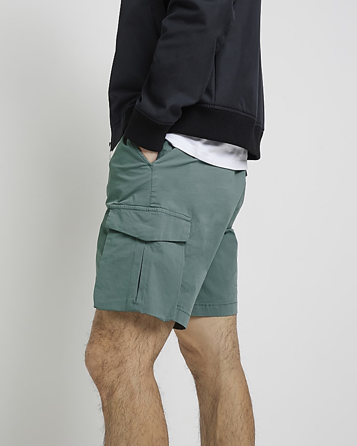 Green regular fit multi pocket cargo shorts