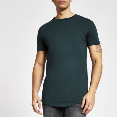 muscle fit curved hem shirt