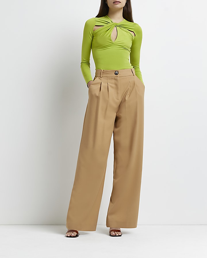 Green twist front cut out top