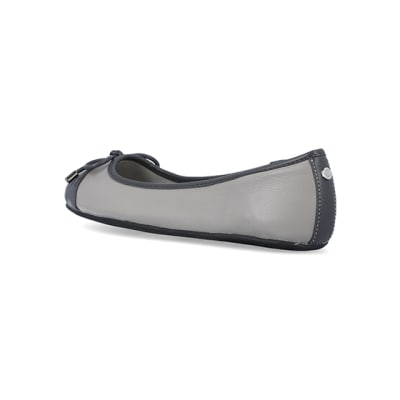 360 degree animation of product Grey bow ballet shoes frame-6