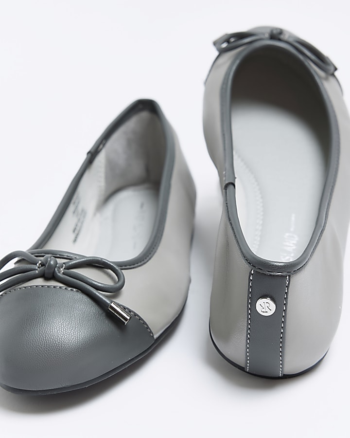 Grey bow ballet shoes