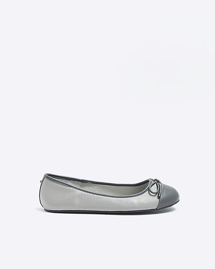 Grey bow ballet shoes