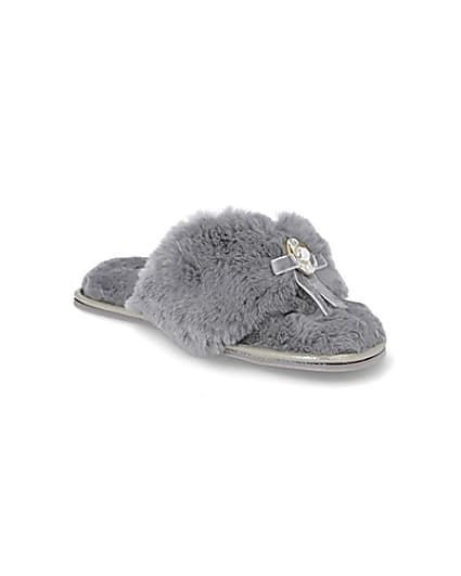 360 degree animation of product Grey bow faux fur slippers frame-18