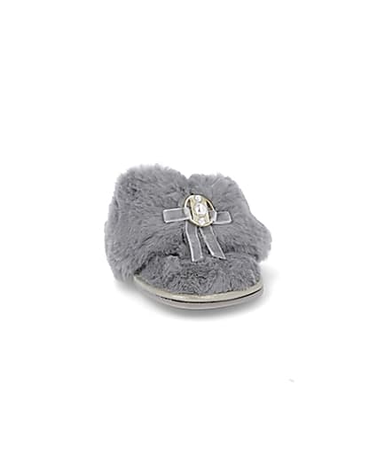 360 degree animation of product Grey bow faux fur slippers frame-20