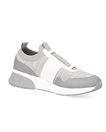 360 degree animation of product Grey elasticated knitted runner trainers frame-17