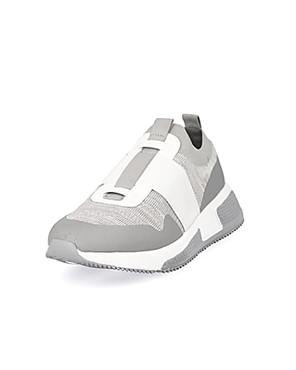 360 degree animation of product Grey elasticated knitted runner trainers frame-23