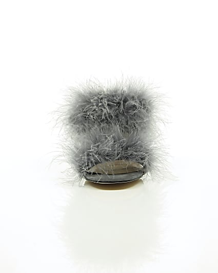 360 degree animation of product Grey faux fur block heel mules frame-4