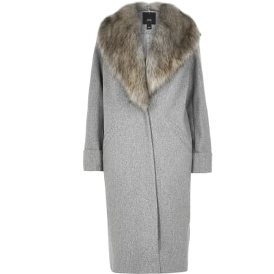 gray fur collar