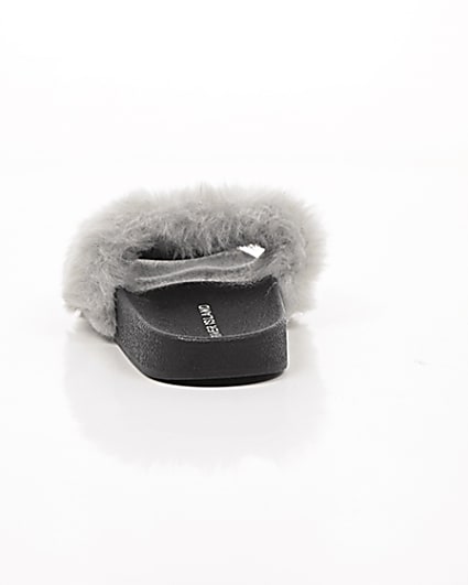 360 degree animation of product Grey faux fur sliders frame-16