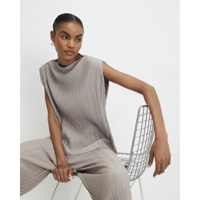 Grey Plisse Sleeveless Asymmetric Hem Top
