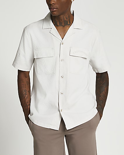 Grey pocket short sleeve shirt