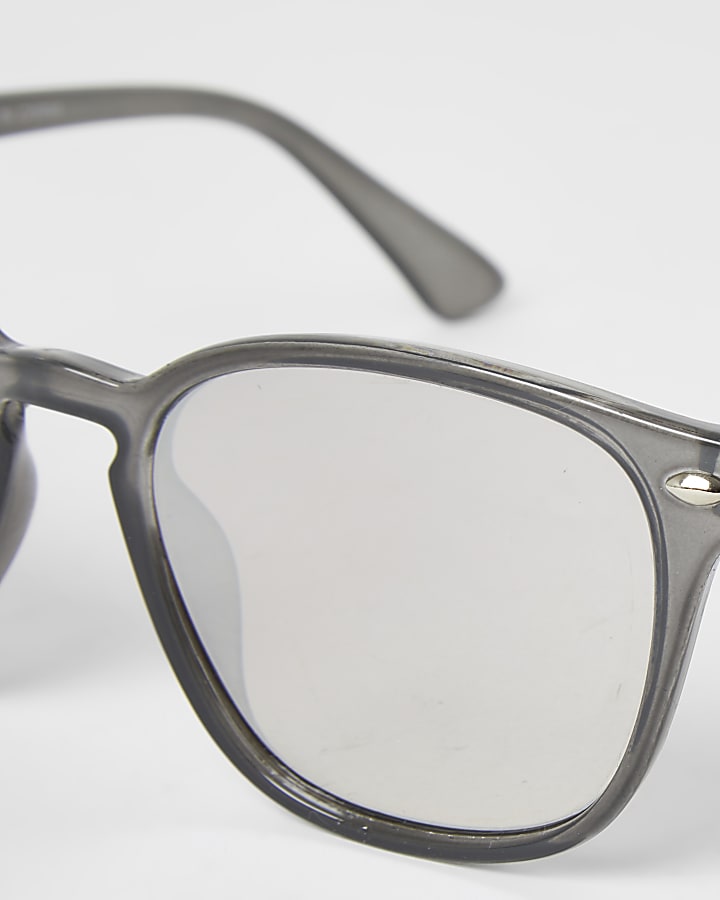 Grey retro shape slim sunglasses