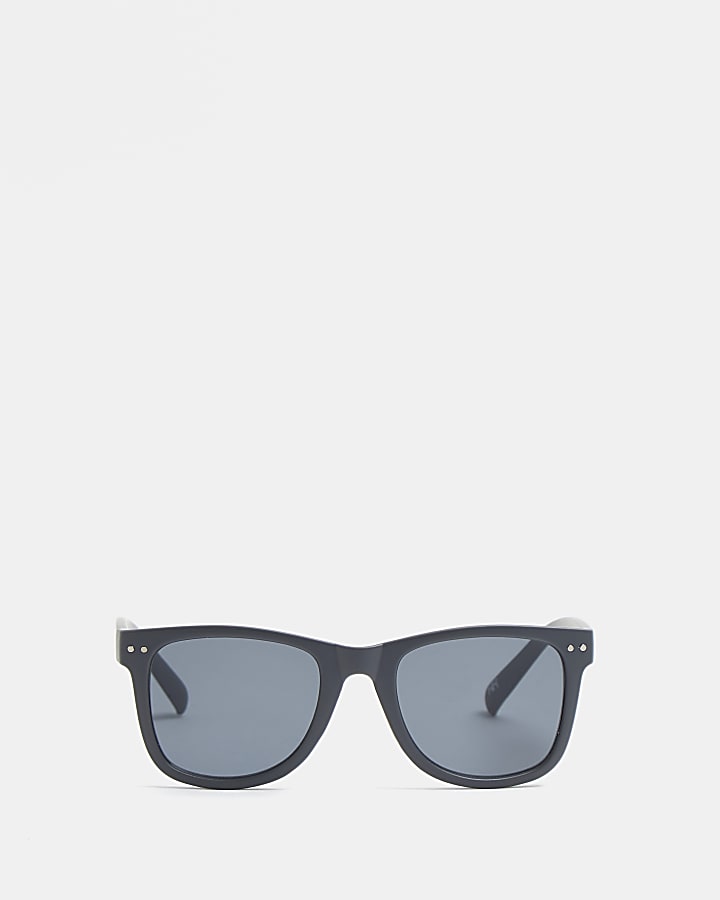 Grey wayfarer sunglasses