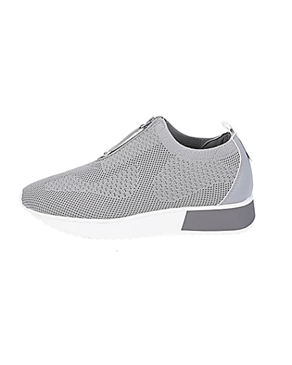 360 degree animation of product Grey wide fit knitted runners frame-3