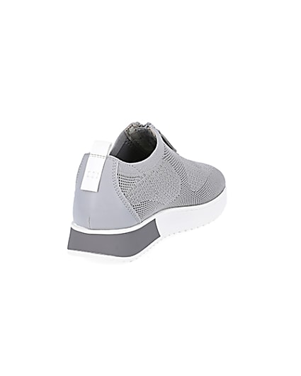 360 degree animation of product Grey wide fit knitted runners frame-11