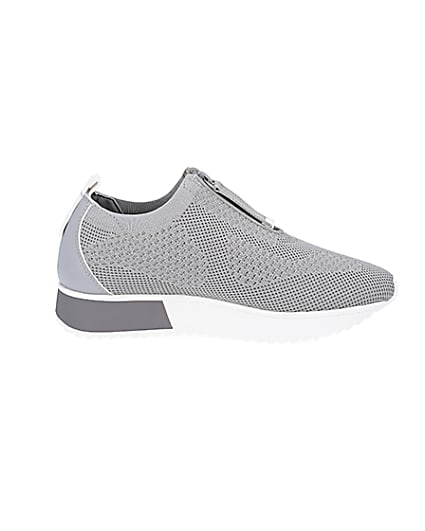 360 degree animation of product Grey wide fit knitted runners frame-15