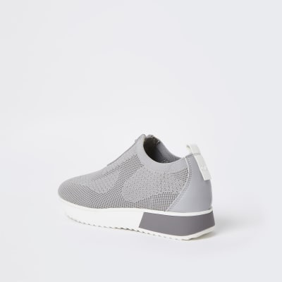 Grey wide fit knitted runners