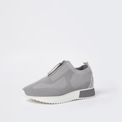 Grey wide fit knitted runners