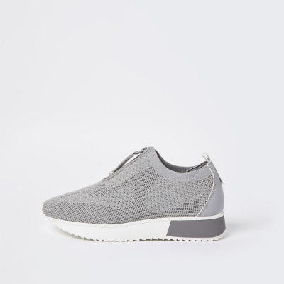 Grey wide fit knitted runners