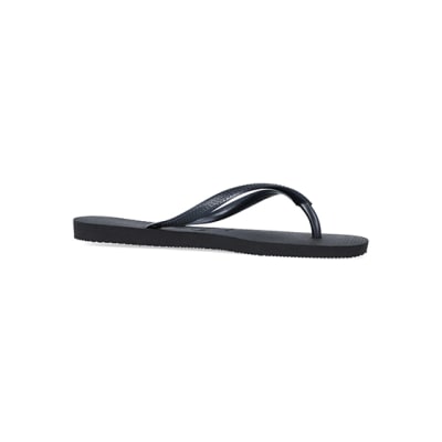 360 degree animation of product Havaiana black flip flops frame-16