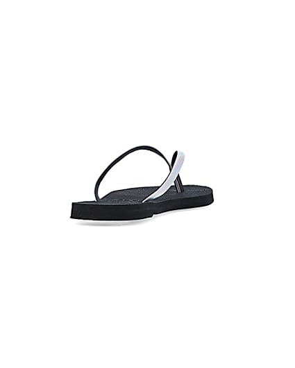 360 degree animation of product Havaiana black holographic flip flops frame-10