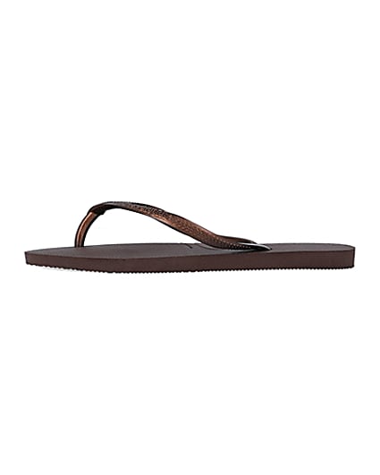 360 degree animation of product Havaiana brown flip flops frame-2