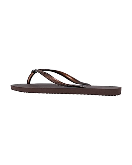360 degree animation of product Havaiana brown flip flops frame-4
