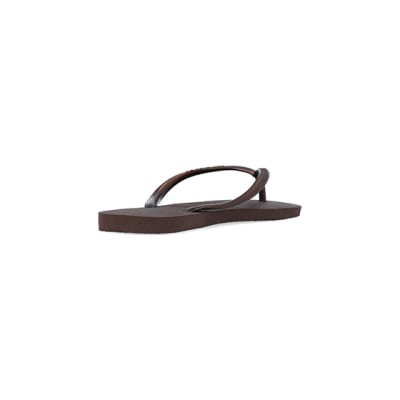 360 degree animation of product Havaiana brown flip flops frame-11