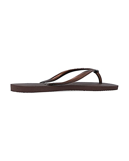 360 degree animation of product Havaiana brown flip flops frame-13