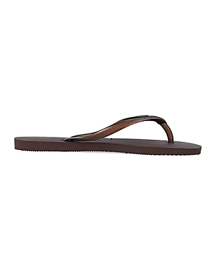 360 degree animation of product Havaiana brown flip flops frame-15