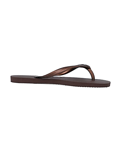 360 degree animation of product Havaiana brown flip flops frame-16