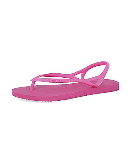 360 degree animation of product Havaiana pink flip flops frame-1