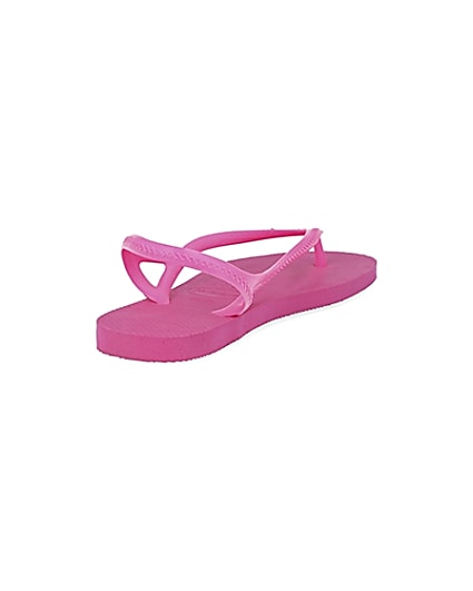 360 degree animation of product Havaiana pink flip flops frame-11