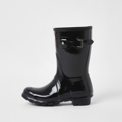 black wellington boots