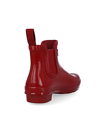 360 degree animation of product Hunter red chelsea wellington boots frame-11