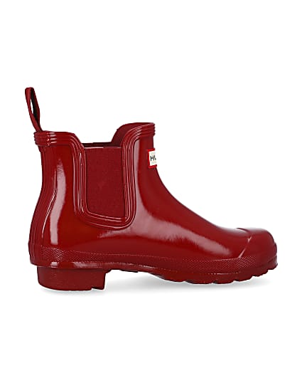 360 degree animation of product Hunter red chelsea wellington boots frame-14