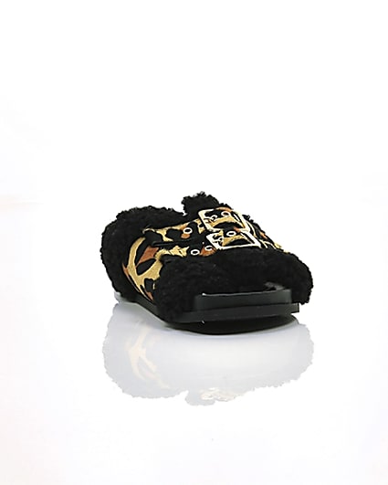 360 degree animation of product Leopard print buckle shearling sliders frame-5