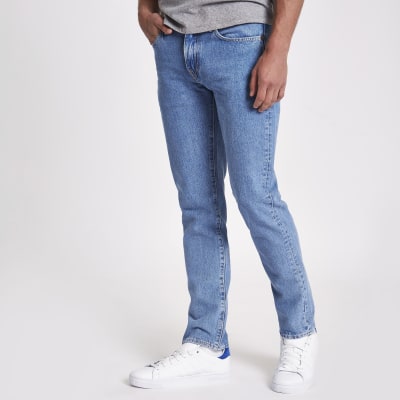 light blue levi jeans