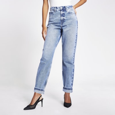 Light blue Carrie high rise Mom jeans | River Island