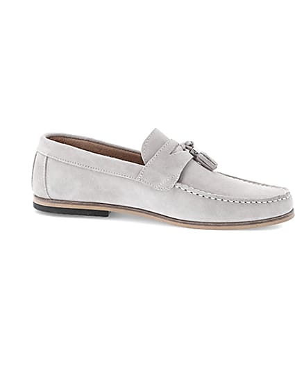 360 degree animation of product Light grey suede tassel loafers frame-16