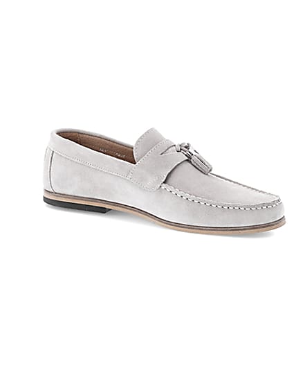 360 degree animation of product Light grey suede tassel loafers frame-17