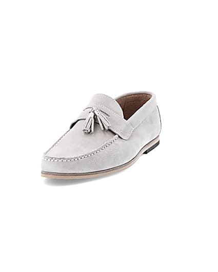 360 degree animation of product Light grey suede tassel loafers frame-23