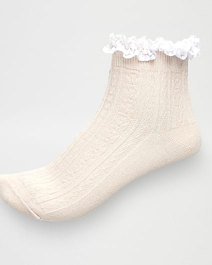 Light pink cable knit frill ankle socks
