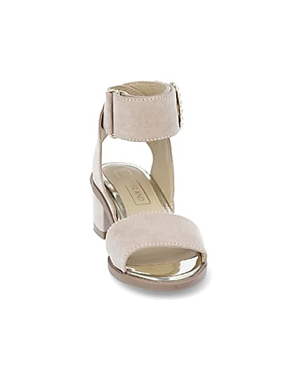 360 degree animation of product Light pink pearl buckle heeled sandals frame-20