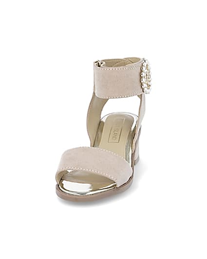 360 degree animation of product Light pink pearl buckle heeled sandals frame-22