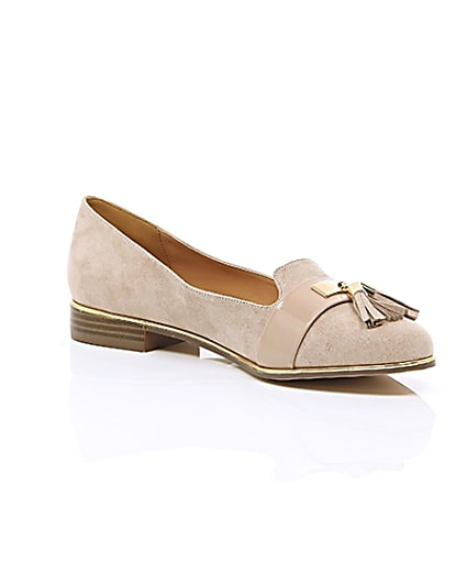 360 degree animation of product Light pink tassel loafers frame-7