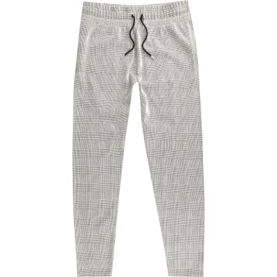 check skinny fit joggers