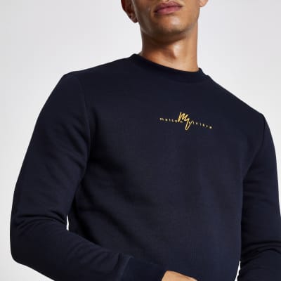 navy sweat shirt